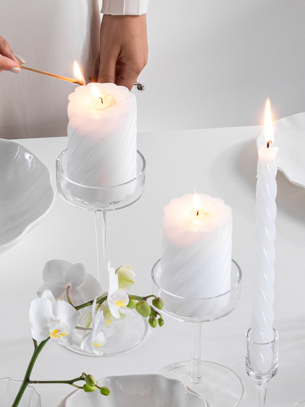 Glass Tealight/Pillar Candle Holder (L)
