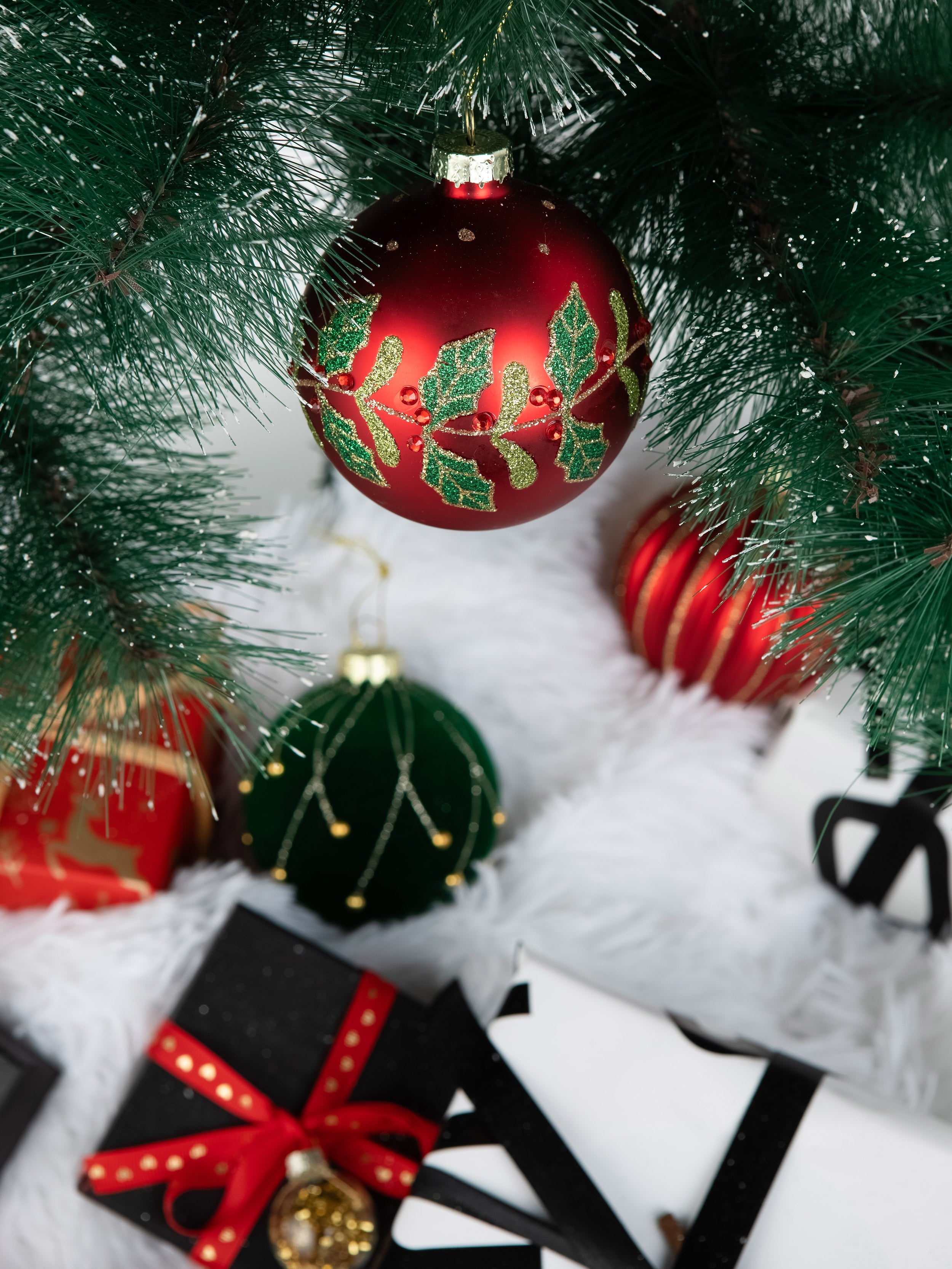 Glass red & green Leaf Ornament