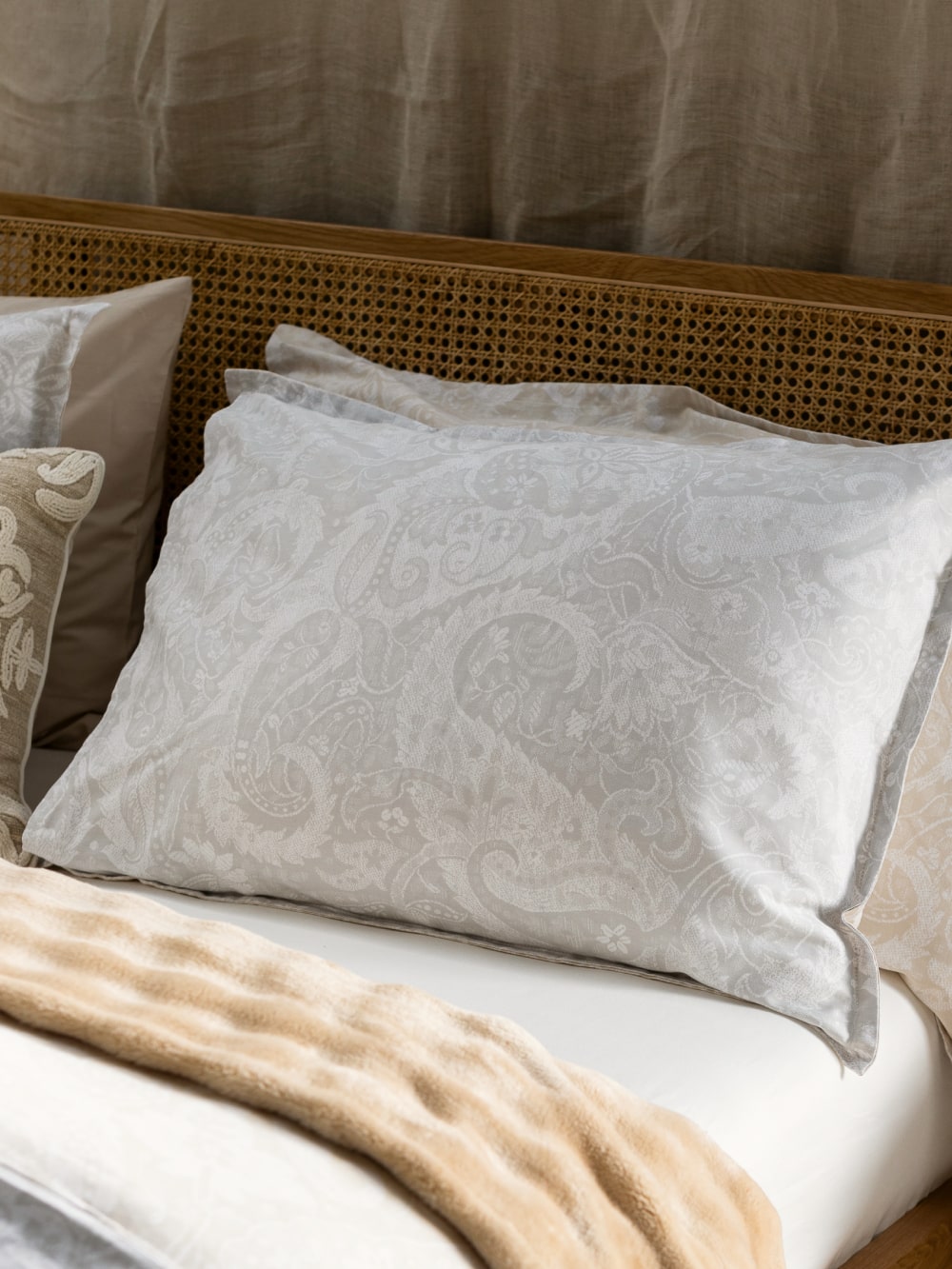 Sol Duvet Cover Set - Queen