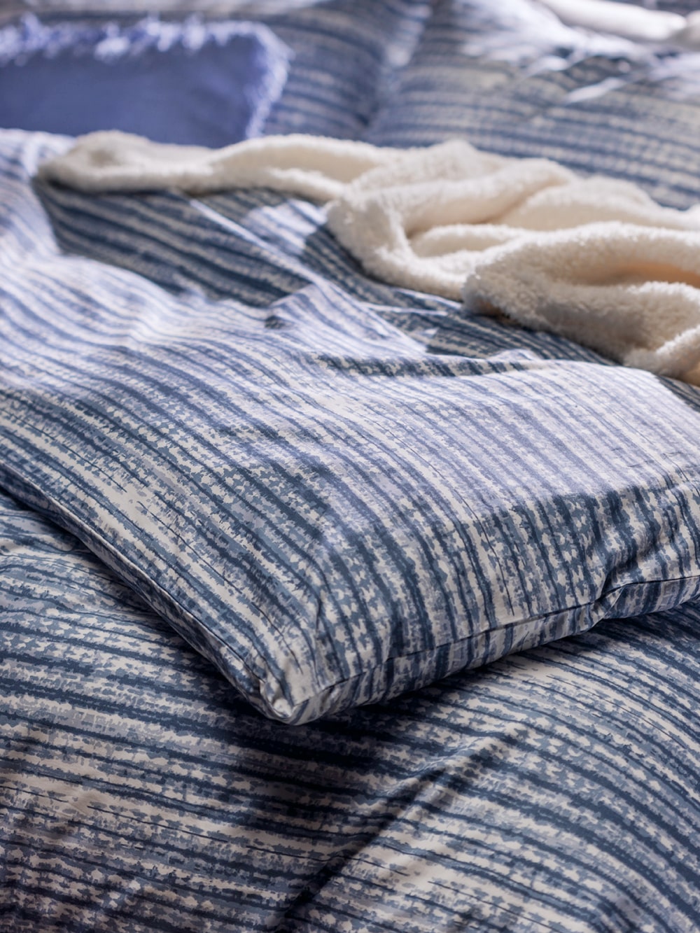 Amit Duvet Cover Set - King