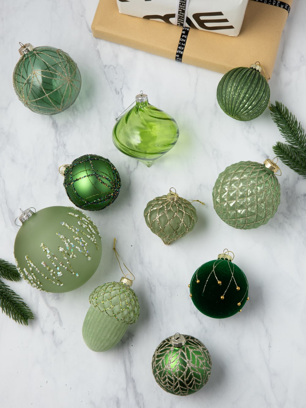 Acorne ornament 4.3 in