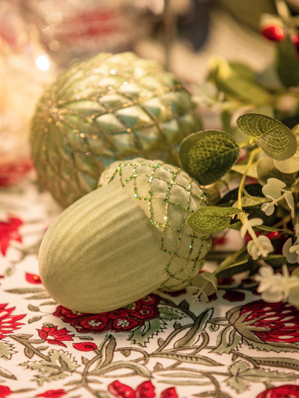 Acorne ornament 4.3 in