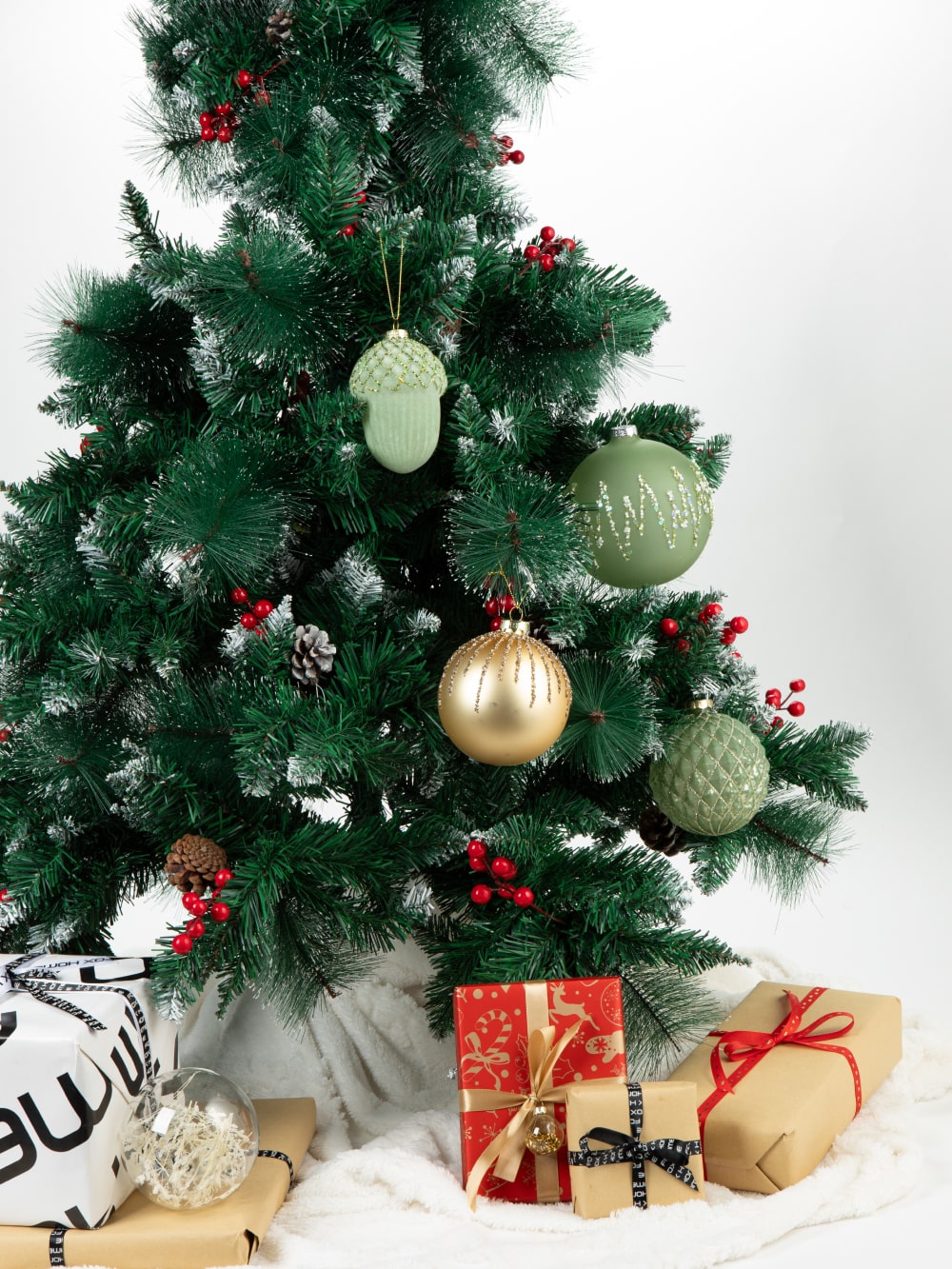 Gold glitter stripes ornament