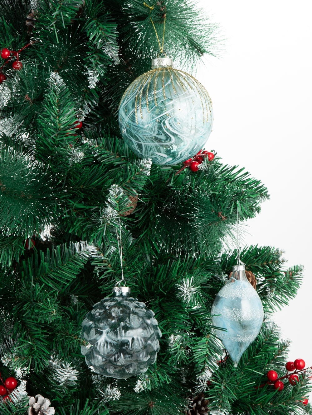 Light blue ornament 4.72 in