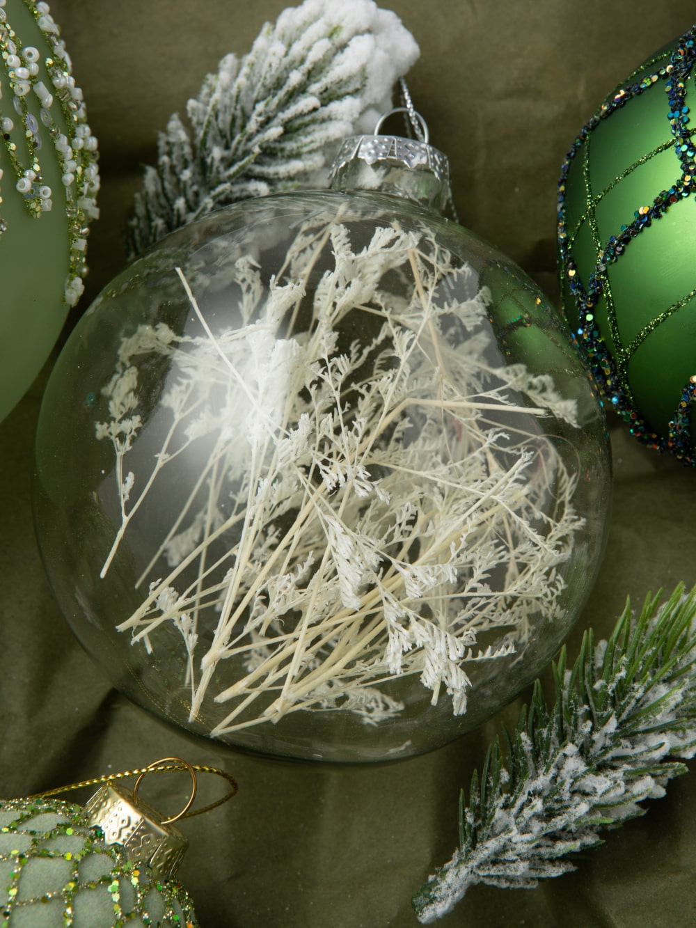 Transparent leaf ornaments 3.9