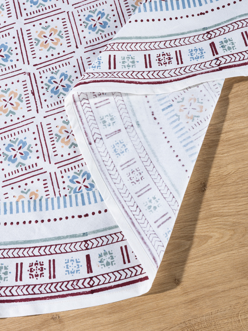 PORTO Tablecloth 71" Round