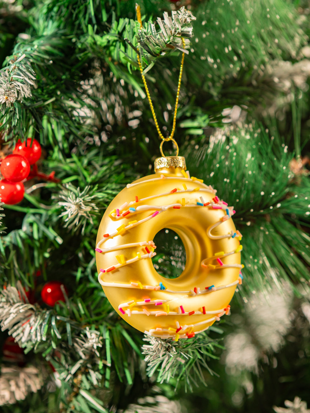 CREAM DONUT ORNAMENT 3.1IN