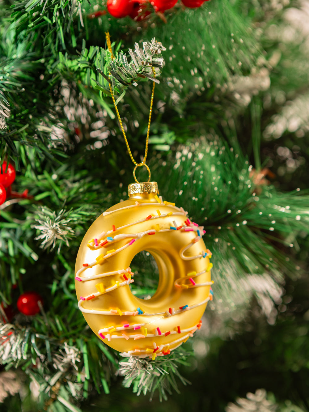 CREAM DONUT ORNAMENT 3.1IN