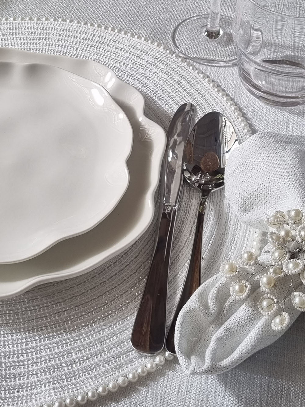 Pearl Round Table Placemat - FOX HOME CANADA