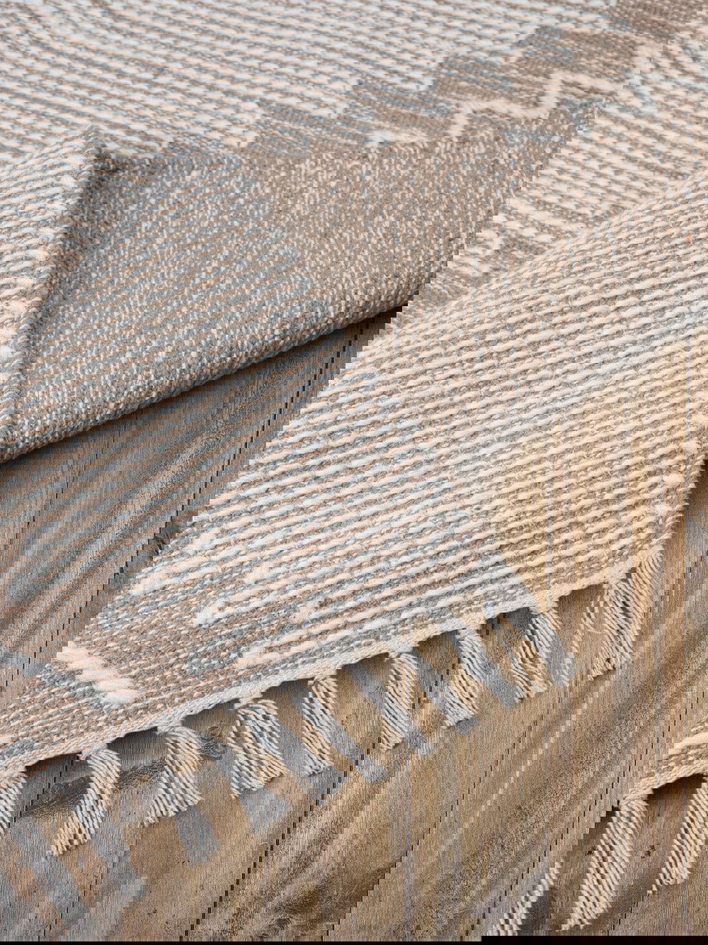 Simon Rug - FOX HOME CANADA