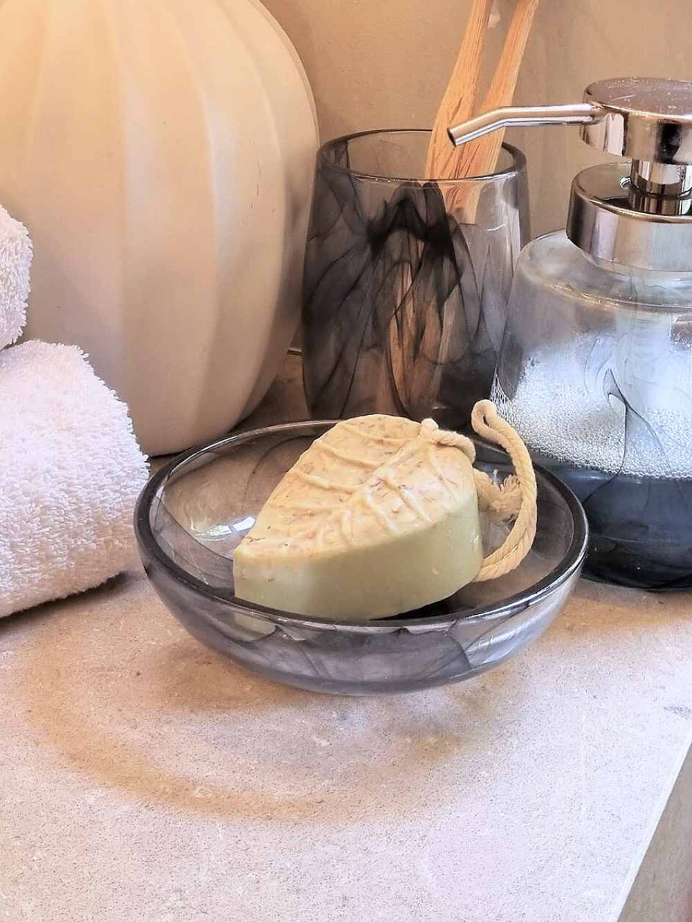 GLASS SOAP DISH 1.5X4.9CM