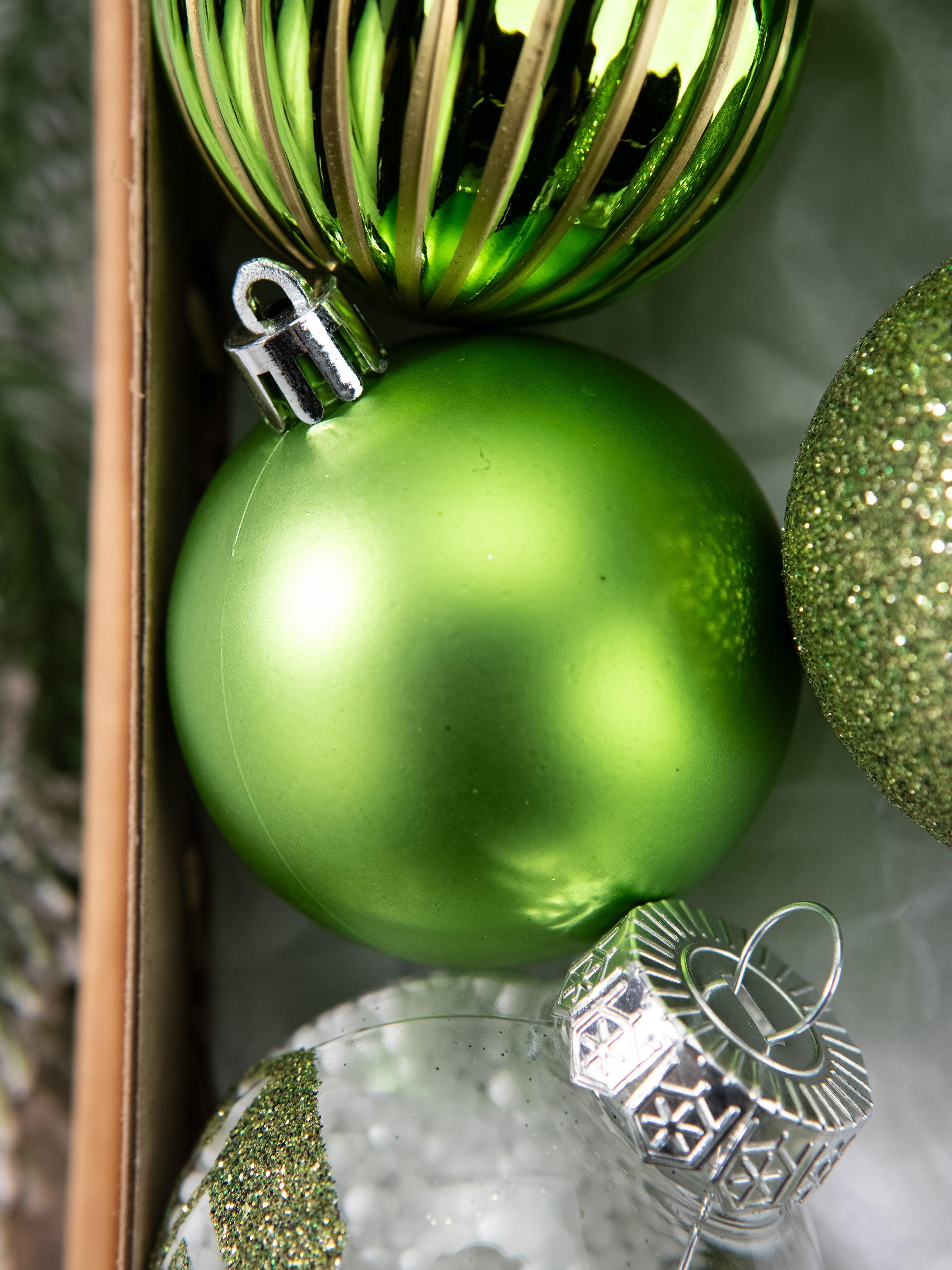 Green Christmas ball Mixed Ornaments SET - 12 PCS