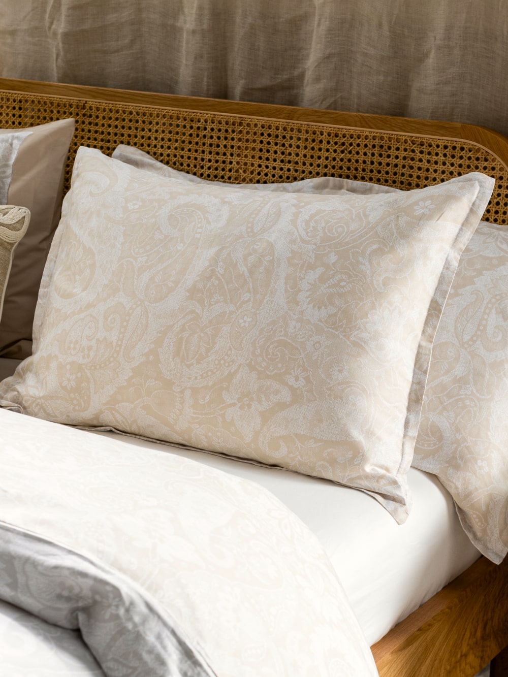 Sol Duvet Cover Set - Queen