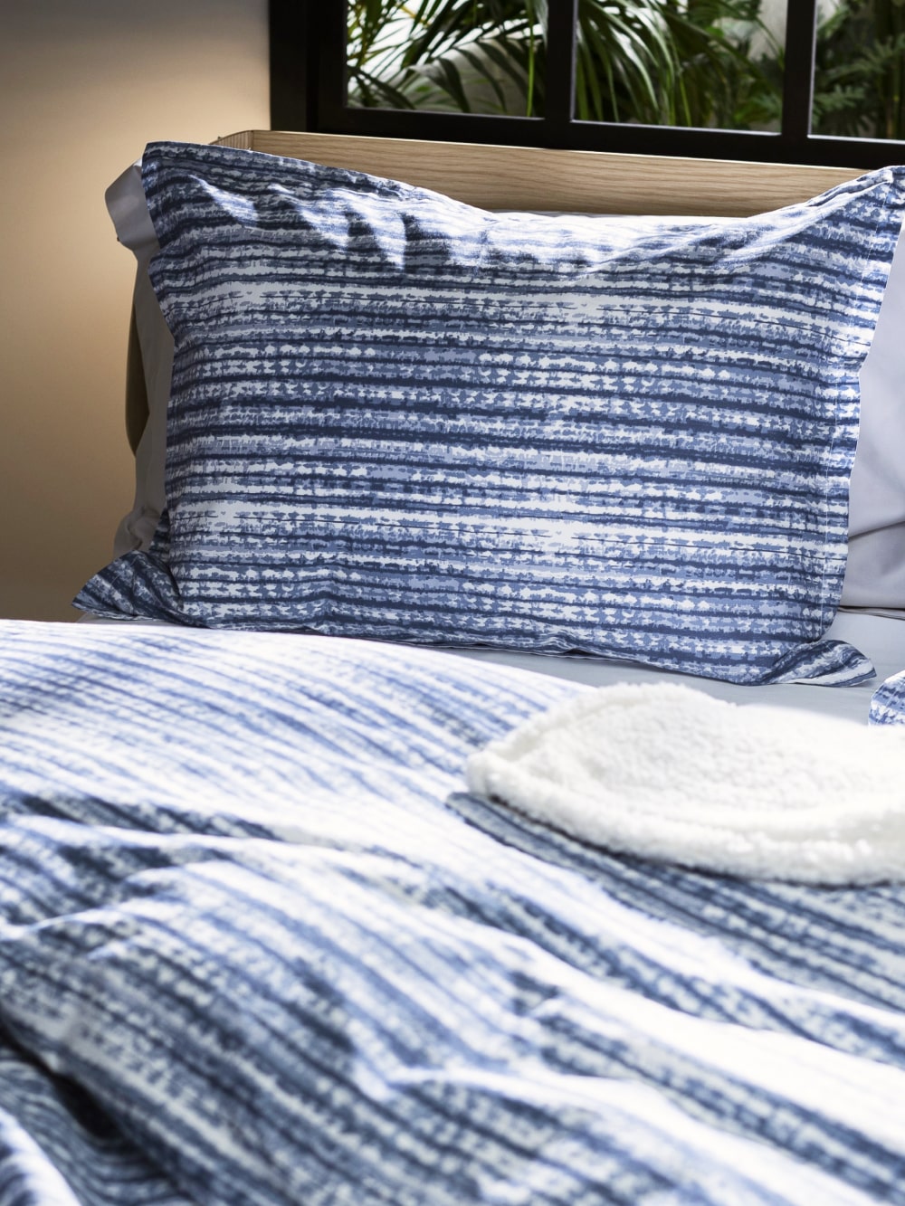 Amit Duvet Cover Set - Queen