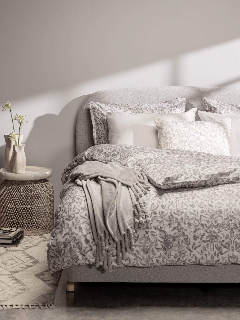 Scarlet Duvet Cover Set - Queen