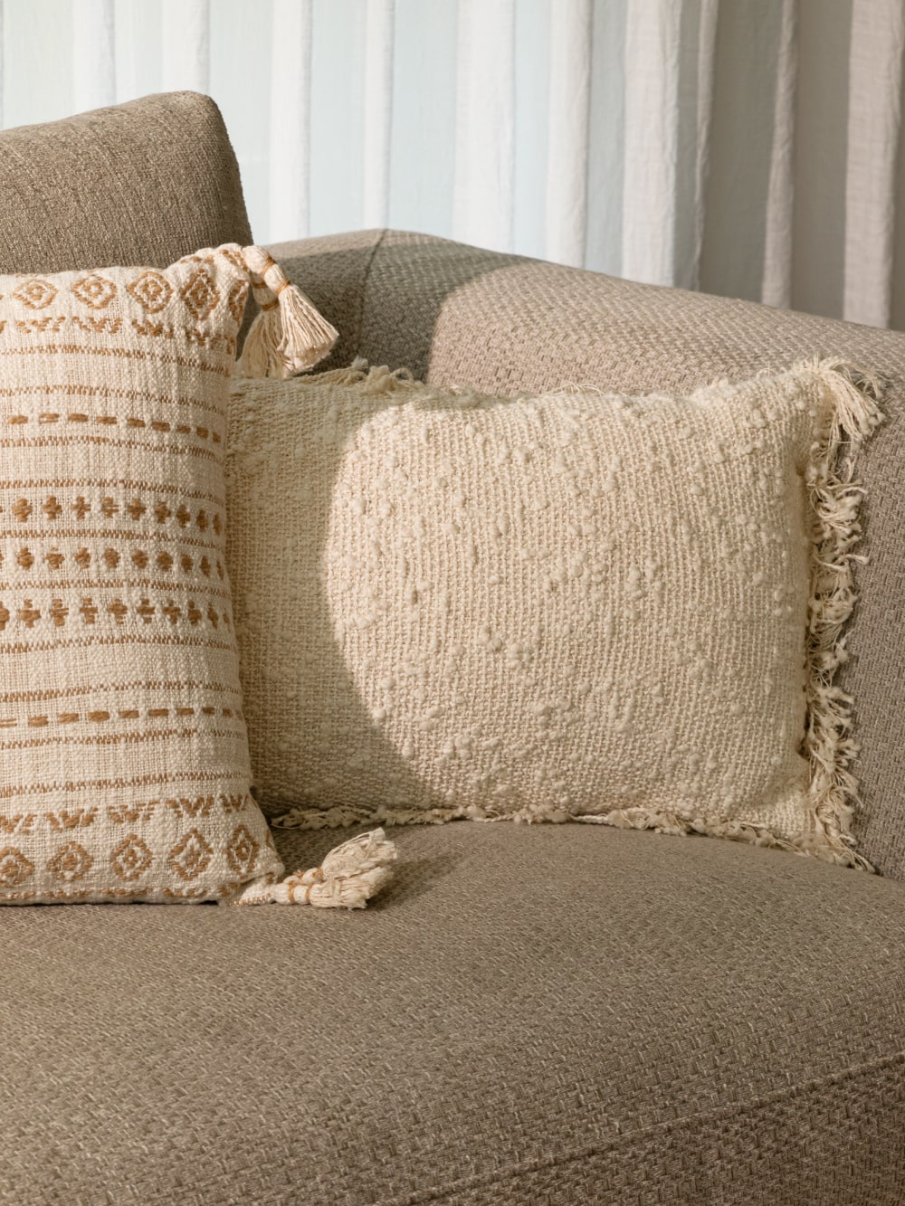 CUSHION IDAN 14X24in