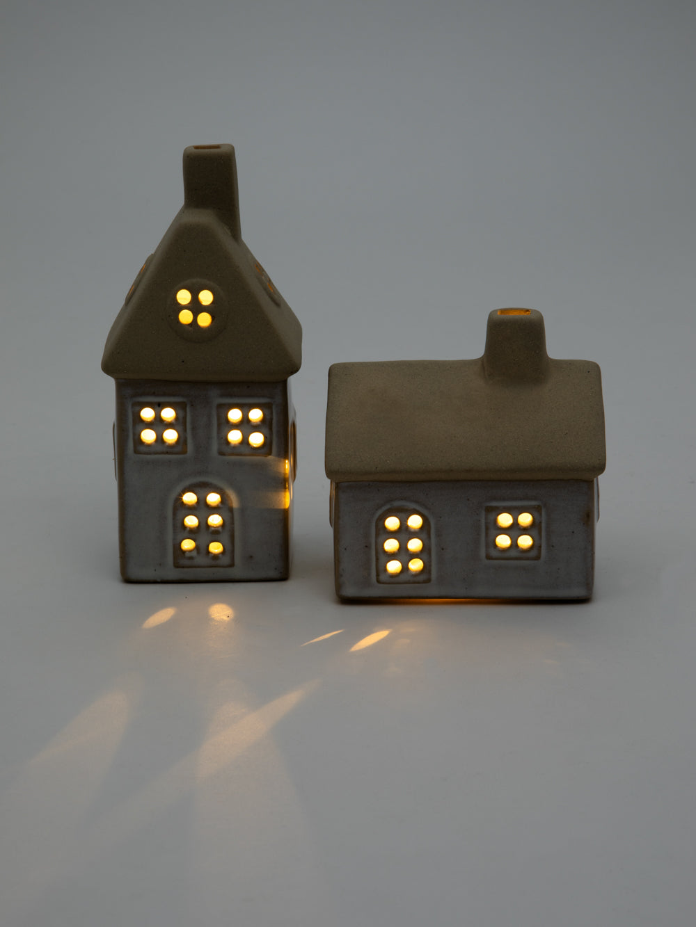 NOELLE LED HOUSE 5.6 IN