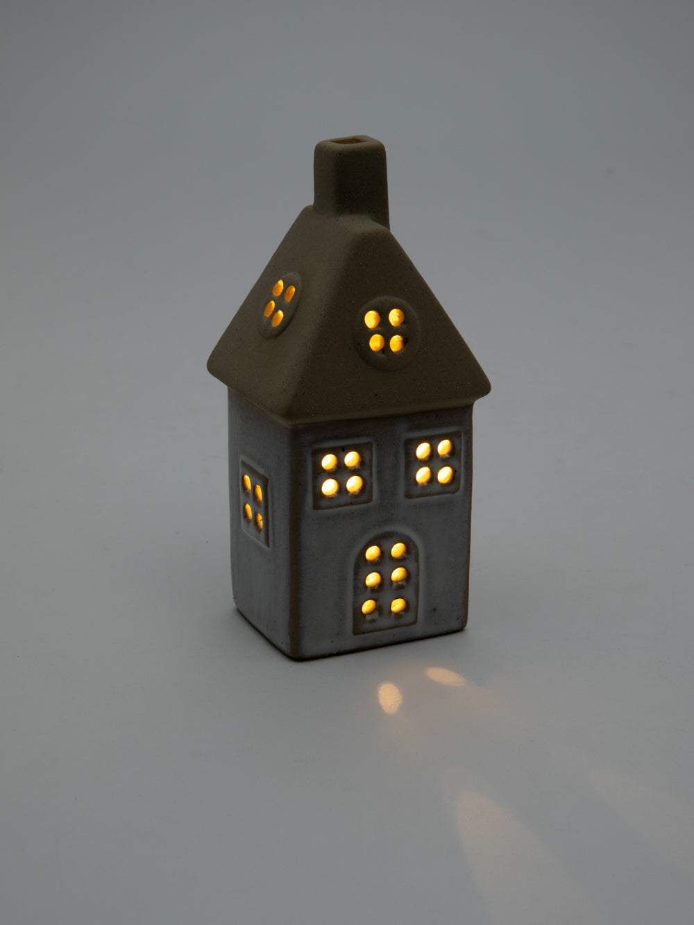 NOELLE LED HOUSE 5.6 IN