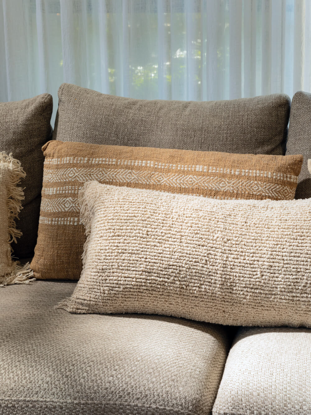 CUSHION HADAS 14X28in