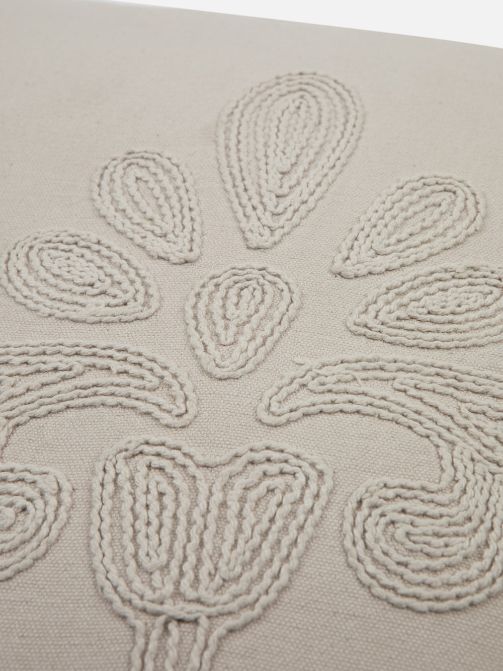 Liry Cushion 18X18in