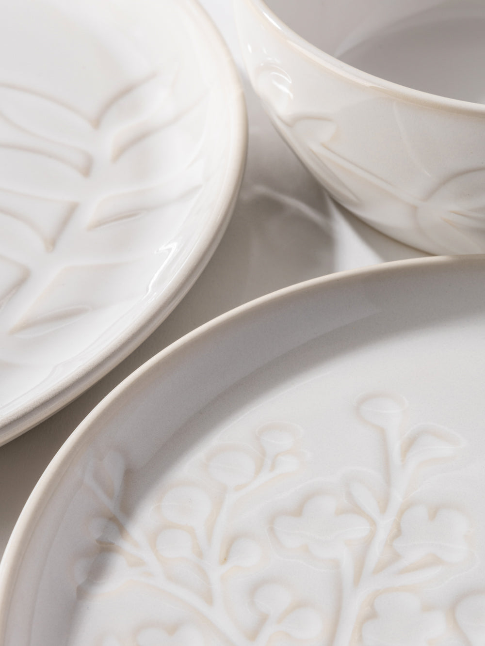 DINNER PLATE LILY 10.7in