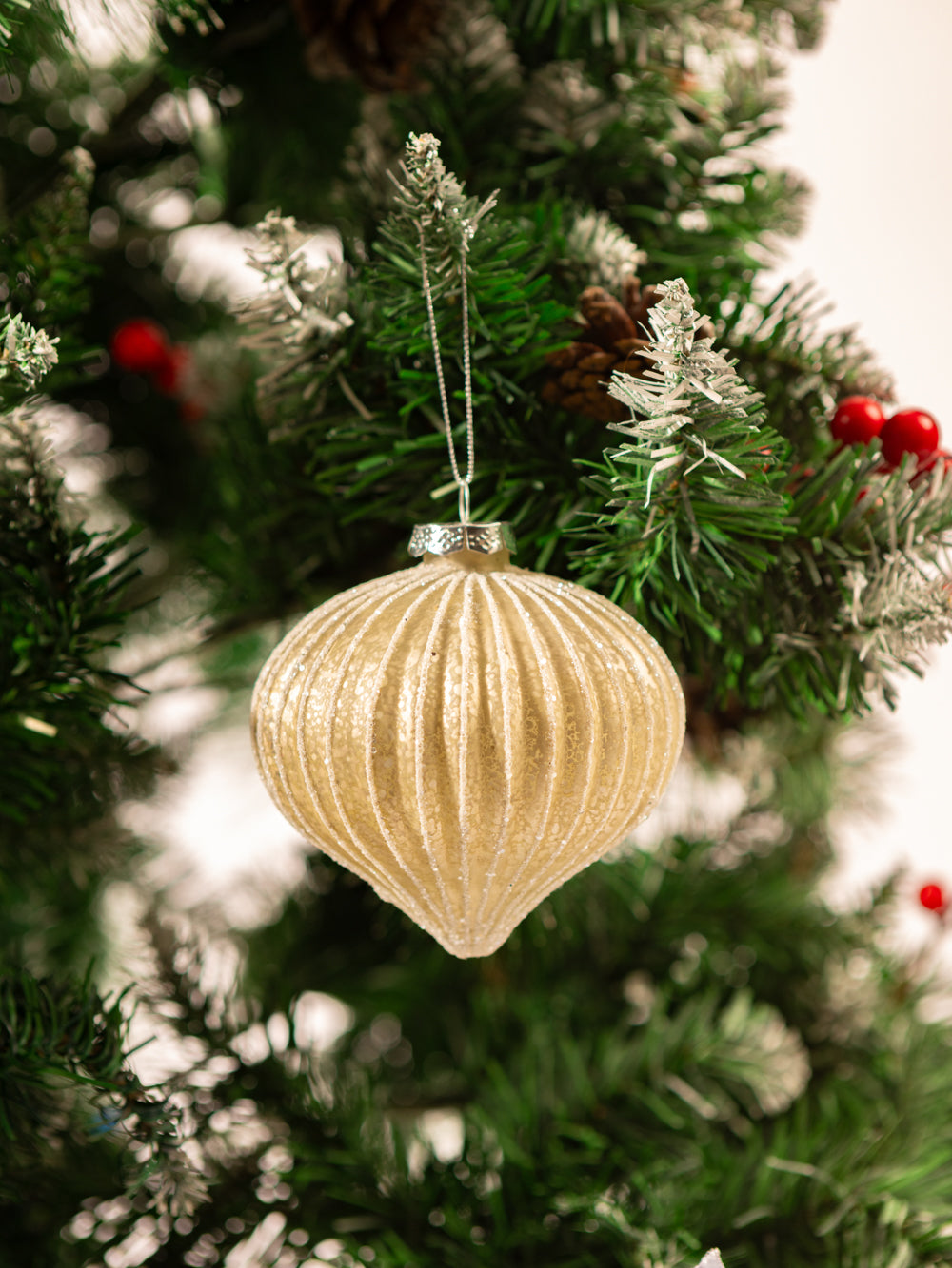 GOLD SPOT ONION ORNAMENT 3.9IN