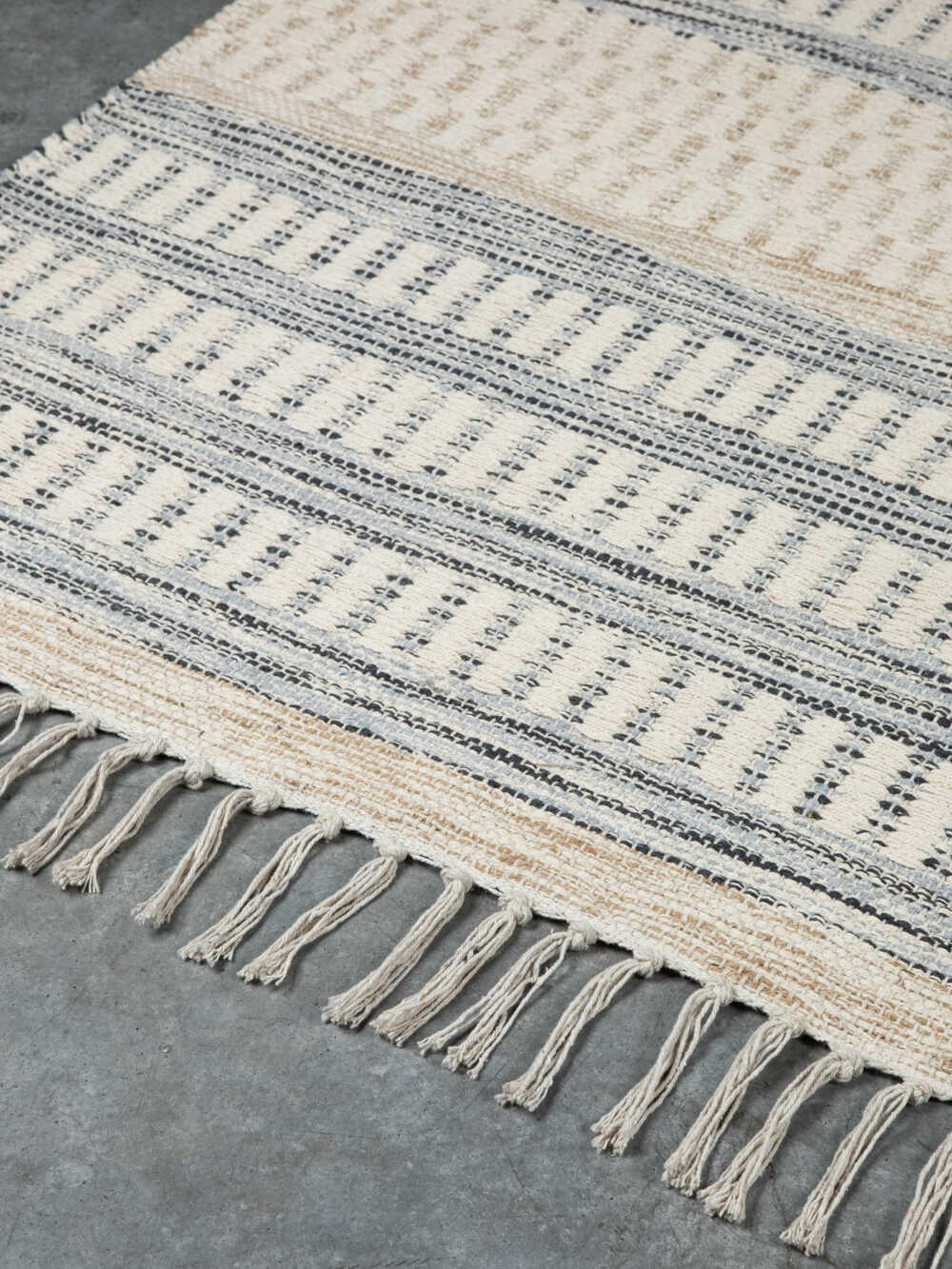 Shell cotton rug